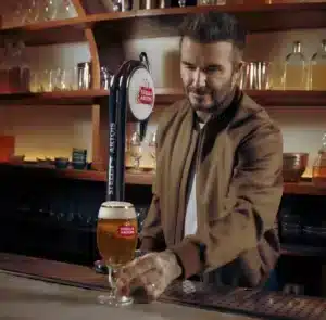 Ο David Beckham… “ταπεινώνεται” από τη μπύρα Stella Artois