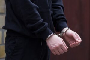 Προφυλακίστηκε ο 55χρονος που μαχαίρωσε μάγειρα επειδή δεν του άρεσε το κοντοσούβλι