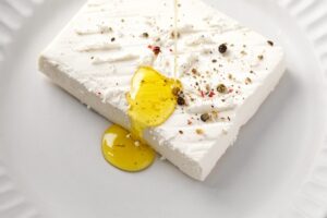 Νοθεία φέτας: Tα αποτελέσματα ελέγχων του ΥΠΠΑΤ – Μόνο 2 στα 57 δείγματα μη κανονικά