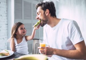 Πως η διατροφή ενός πατέρα επηρεάζει τους απογόνους του μέσω του σπέρματος