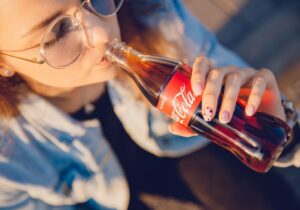 Γιατί η γεύση της Coca-Cola είναι διαφορετική σε άλλες χώρες;