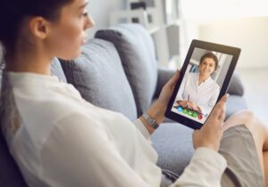 Παρά λίγο να πεθάνει προσπαθώντας να θεραπεύσει τον καρκίνο με συμβουλές του διαδικτύου