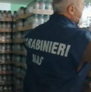 Ιταλία: Κατασχέθηκαν 17.500 κονσέρβες λαχανικών αξίας 320.000€