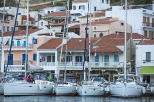 Έκλεβαν εστιατόρια στη Τζια – Δύο συλλήψεις