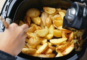 Εύκολη συνταγή για πατάτες στο Air fryer