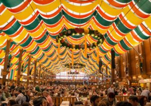 Το Oktoberfest απαγορεύει τραγούδια που ενθαρρύνουν την ακροδεξιά πολιτική