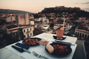 Η «νόστιμη» Αθήνα – Αφιέρωμα ελβετικού περιοδικού στην ελληνική γαστρονομία