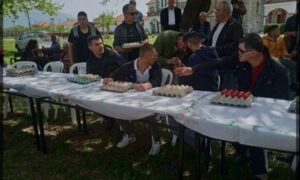 Οι απίστευτες αυγομαχίες στη Σιντική Σερρών