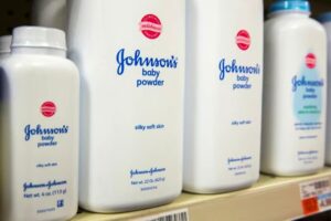 Ταλκ Johnson & Johnson: Ο κολοσσός θα πληρώσει 700 εκατομμύρια δολάρια για να διευθετήσει αγωγές για το καρκινογόνο ταλκ