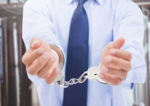 Διαφθορά: Κρατικοί επιθεωρητές τροφίμων αγόραζαν με χρήματα της υπηρεσίας δείγματα για αναλύσεις και… τα έτρωγαν!