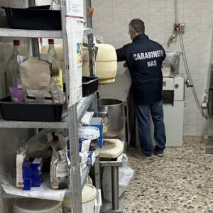 Οι καραμπινιέροι κατάσχεσαν 150 κιλά τρόφιμα στην επαρχία Τάραντα της Ιταλίας