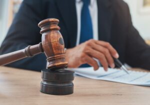 Αποζημίωση ύψους 65.000 $ σε εργαζόμενη εστίασης – Είχε προσβληθεί από σαλμονέλα