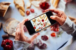 Ιταλία: Λογοκρίθηκε βίντεο influencer γιατί διαφήμιζε παράτυπα σαβαγιάρ