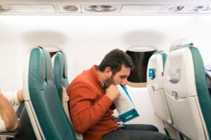 Εκτροπή πτήσης της United Airlines λόγω δεκάδων εμετών