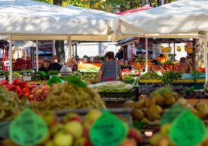Συμβουλές για την ασφάλεια των τροφίμων στις υπαίθριες αγορές