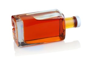 Λουκέτα και πρόστιμα σε ουζερί και καφέ στον Βόλο για λαθρεμπορία αλκοολούχων ποτών