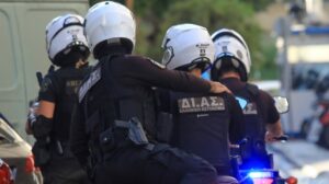 Αιματηρό επεισόδιο με πυροβολισμούς σε beach bar της Χαλκιδικής – Πέντε συλλήψεις και τρείς τραυματίες