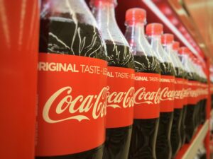 Η Coca-Cola διαψεύδει τον ισχυρισμό για παραπλανητική επισήμανση προϊόντων