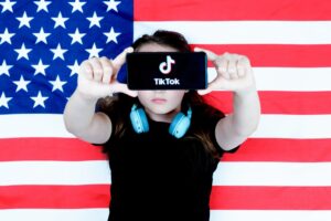 Μήνυση στο Tik Tok από τις ΗΠΑ για παραβιάσεις της νομοθεσίας περί απορρήτου των παιδιών