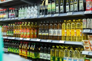 Ελαιόλαδο: Οκτώ μεγάλα σουπερμάρκετ συμφωνούν για τις αυξήσεις στις τιμές!