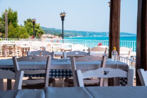 Πρόστιμα 23.500€ σε εστιατόρια, beach Bar, φούρνους και σουπερμάρκετ της Χαλκιδικής