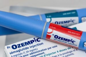 Κλινική μελέτη αμφισβητεί τις πεποιθήσεις σχετικά με το Ozempic και παρόμοια φάρμακα απώλειας βάρους