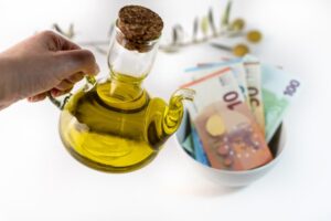 Μ. Γιαννούλης (ΕΔΟΕ): Αποκλιμάκωση της τιμής στο ελαιόλαδο – Βασικός παράγοντας αποκλιμάκωσης ο καιρός