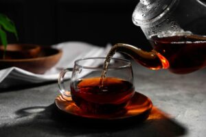 Μαύρο τσάι: Επιστημονική μελέτη βρίσκει πλήθος μικροβίων και εφιστά την προσοχή στην παραγωγή του