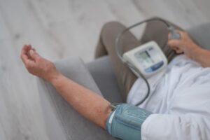 Υψηλή αρτηριακή πίεση: Νέα συσκευή για εύκολη και συνεχή μέτρηση – Δίπλωμα ευρεσιτεχνίας