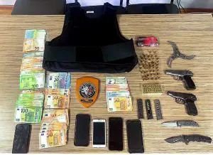 Εκβιασμοί στην εστίαση: 4 συλλήψεις για προστασία σε εστιατόρια σε Γλυφάδα, Άλιμο και Μύκονο