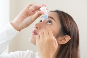Καταπληκτικό: Το γέλιο θεραπεύει την ξηροφθαλμία όσο και οι σταγόνες