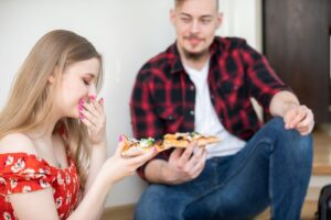 Γιατί δεν μπορείτε να σταματήσετε το ρέψιμο – Επιστήμονες βρήκαν την αιτία