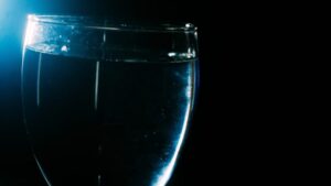 Εσείς θα δίνατε 100.000 για μία φιάλη εμφιαλωμένο νερό; Κάποιοι το κάνουν!