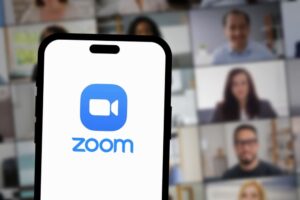 Βιντεοκλήσεις: Το φόντο του Zoom μπορεί να επηρεάσει το πόσο κουρασμένοι αισθάνεστε όταν ολοκληρωθεί η σύνδεση