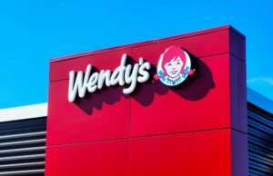Υπάλληλος των Wendy’s πυροβολήθηκε κατά τη βάρδια του στο φαστ φουντ