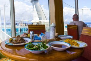 183 κρούσματα σαλμονέλας σε κρουαζιέρα της Royal Caribbean