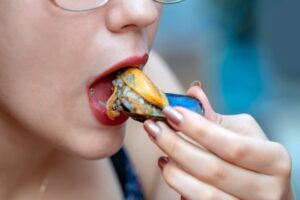 Όλα όσα πρέπει να ξέρετε για τη δηλητηρίαση από οστρακοειδή 