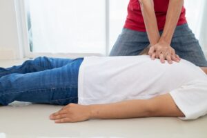 Ελληνικός Ερυθρός Σταυρός: Πώς πρέπει να αντιδράσουμε σε περίπτωση καρδιακής ανακοπής ενός ατόμου