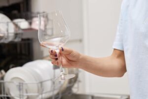 Θαμπά ποτήρια από το πλυντήριο πιάτων – Δεν θέλει κόπο, θέλει τρόπο