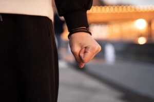 Επιθετικότητα 14χρονών κοριτσιών – Η κύλιση στο TikTok και η trap πίσω από τα περιστατικά βίας
