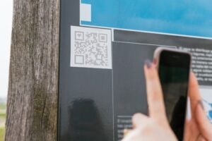 Γιατί είναι δύσκολο να διαβαστούν ορισμένοι κωδικοί QR; Η τεχνική από τη γεωλογία που υπόσχεται τέλος στην ταλαιπωρία