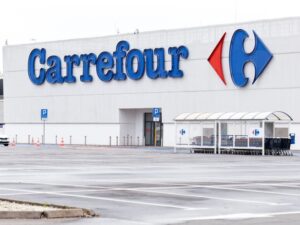 Γιατί η Carrefour κλείνει όλα τα σουπερμάρκετ στην Ιορδανία