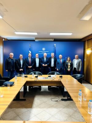 Συνάντηση Υπουργού Αγροτικής Ανάπτυξης και Τροφίμων, Κώστα Τσιάρα με τη Νέα Ομοσπονδία Χοιροτροφικών Συλλόγων
