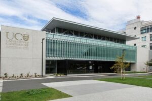 Εντοπίστηκε το τρόφιμο που αρρώστησε σχεδόν 200 φοιτητές – Έκαναν εμετό από τα παράθυρα!