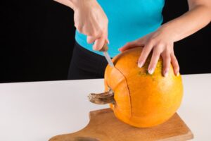 Μικρά “μυστικά” για να κόψεις εύκολα την κολοκύθα