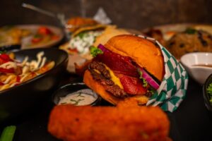 Αυτά είναι τα fast food που βάζουν τους πελάτες τους σε κίνδυνο από τοξικά χημικά και πλαστικά – Νέα έκθεση
