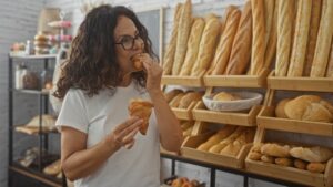 Μια δίαιτα πλούσια σε λιπαρά ίσως προστατεύει από τη γήρανση – Νέα ευρήματα