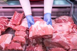 Ελληνικά σουπερμάρκετ: Ξεπέρασαν το 10% οι αυξήσεις σε κρέας και μπισκότα/σοκολάτες