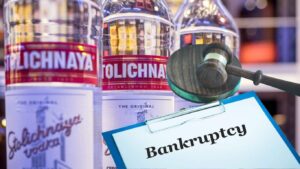 Πτώχευσε η Stolichnaya – Η κόντρα με τον Πούτιν και η κυβερνοεπίθεση που έφεραν το τέλος για τη θρυλική βότκα