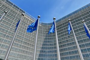 Σε ισχύ οι νέοι κανόνες της ΕΕ για την ισόρροπη εκπροσώπηση των φύλων στα διοικητικά συμβούλια των εταιρειών